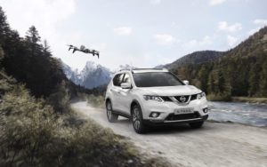 Кроссовер Nissan X-Trail укомплектовали летающим дроном